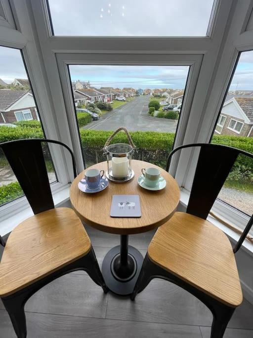 First Floor Apartment With Mountain Views Tywyn Esterno foto