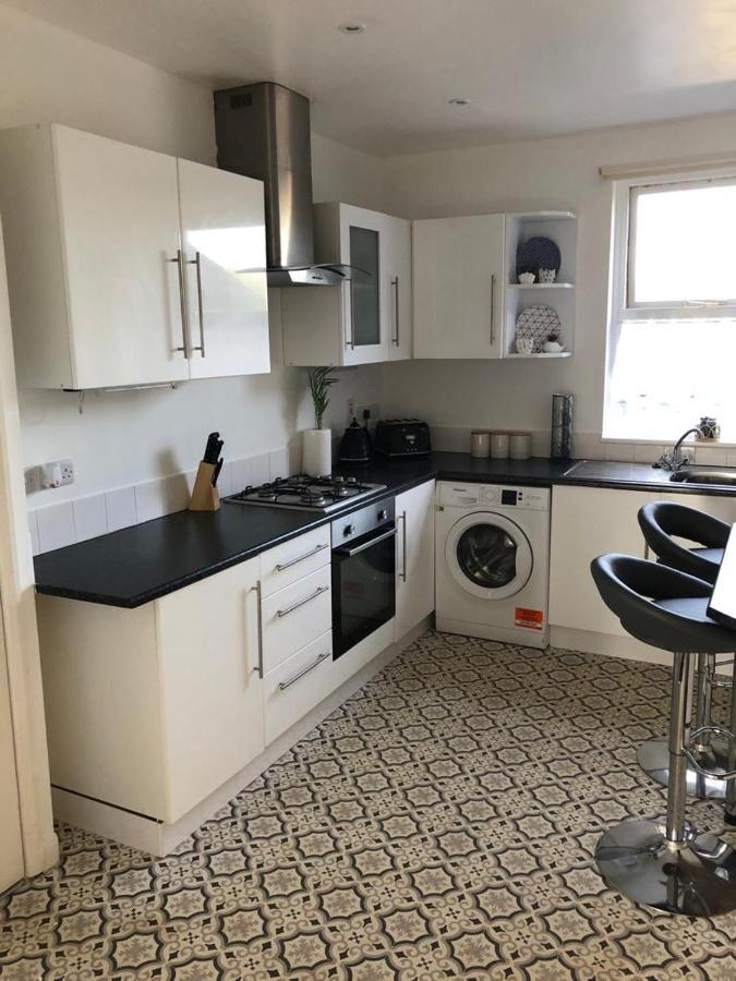 First Floor Apartment With Mountain Views Tywyn Esterno foto